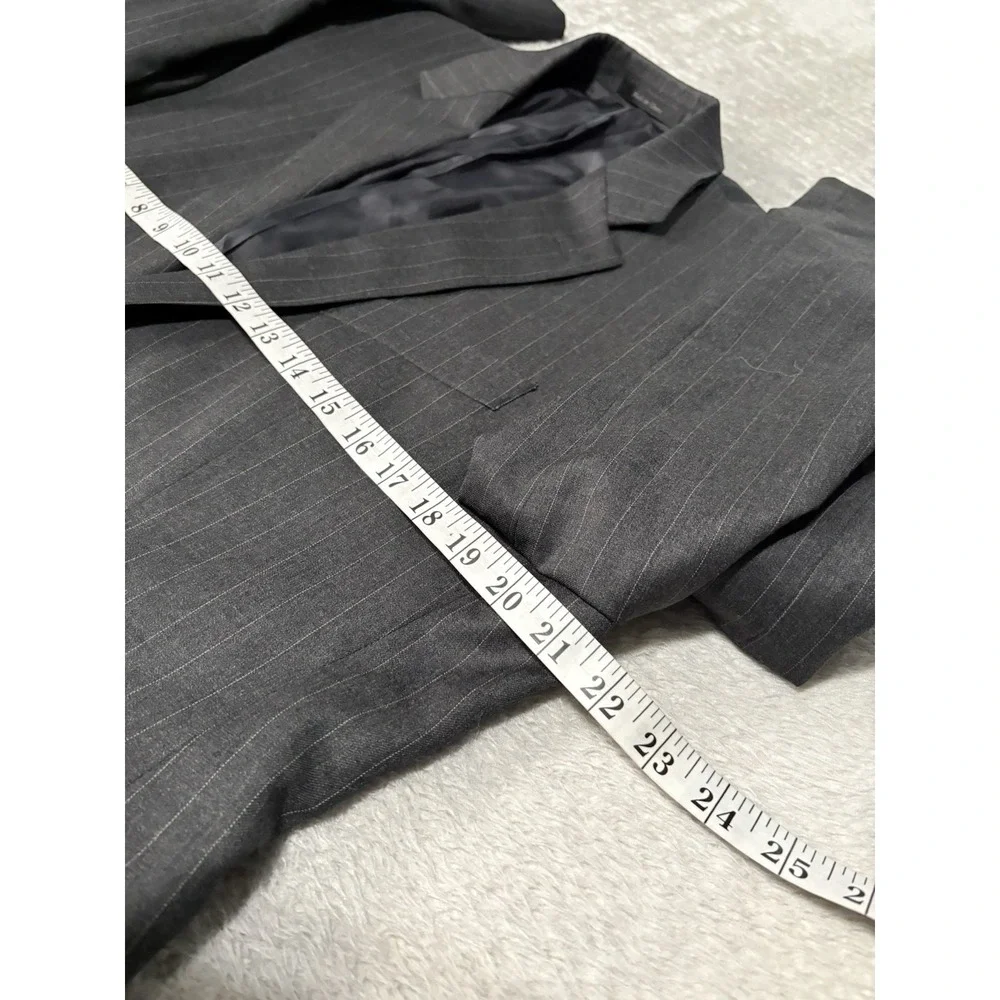 Lauren Ralph Lauren Gray Pinstripe Wool Blazer Jacket‎ Size 42R 2 Button